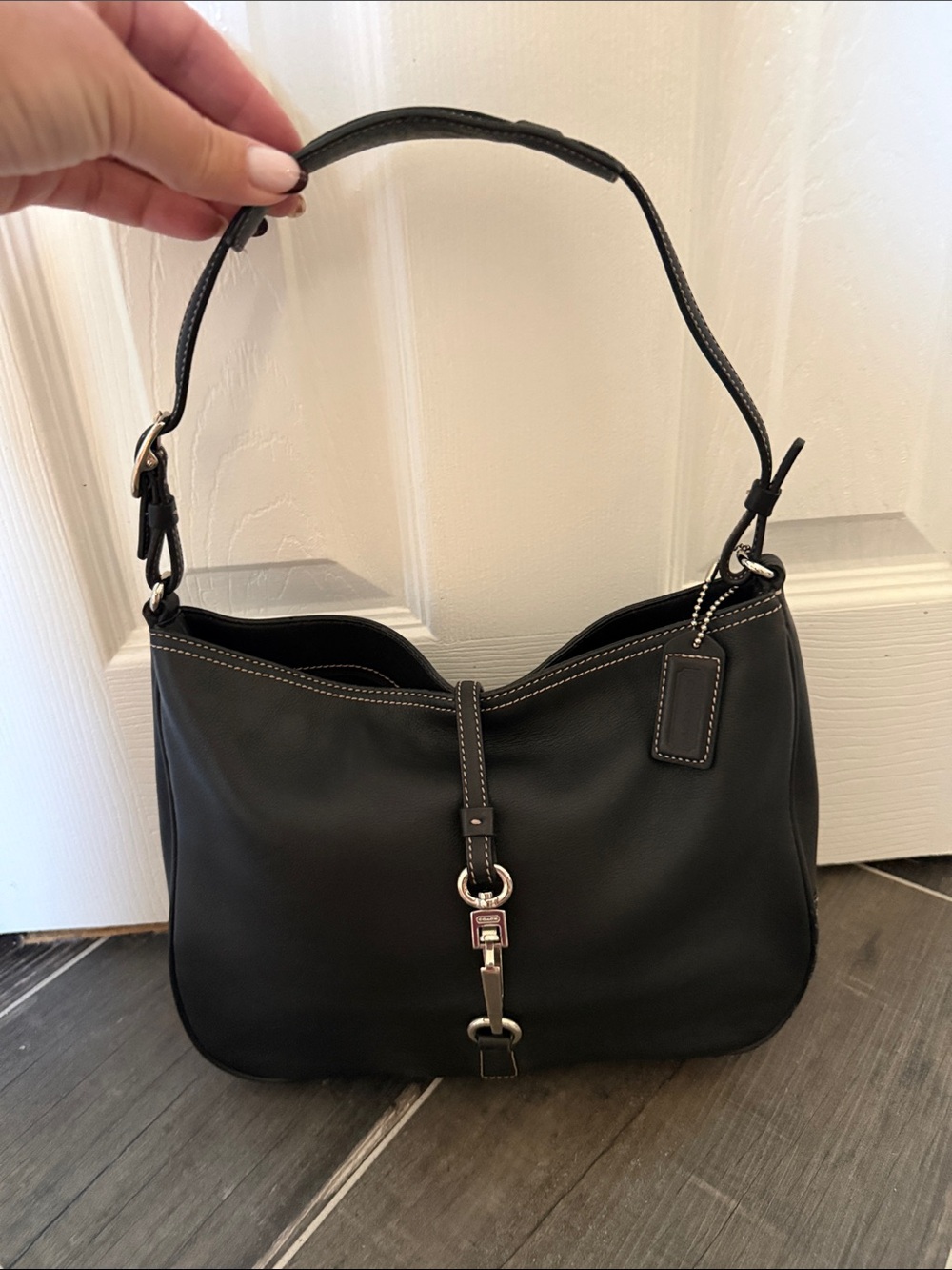 COACH classic Black Leather Shoulder Bag with Silver Hardware